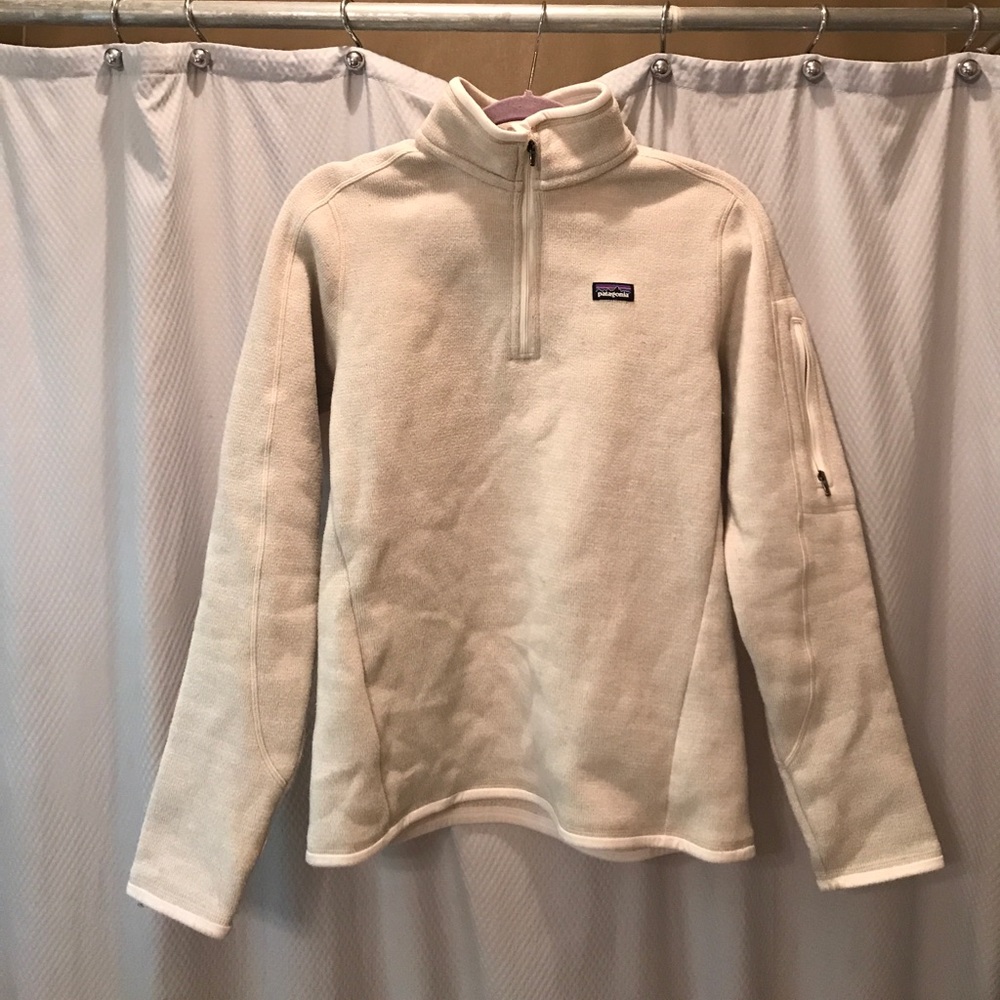 Women’s cream Patagonia pull over